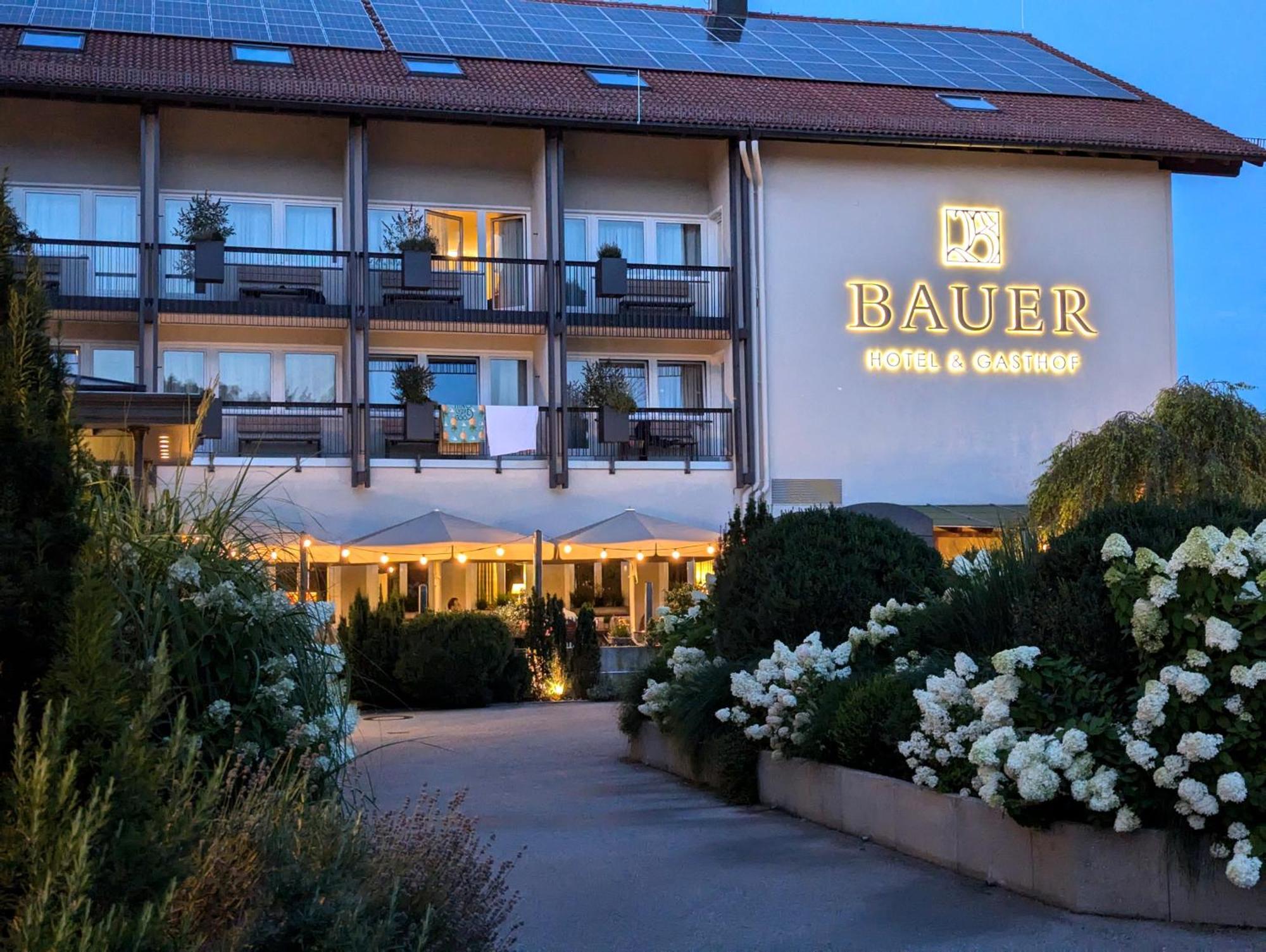 Bauer Hotel Und Restaurant Фелдкирхен Екстериор снимка